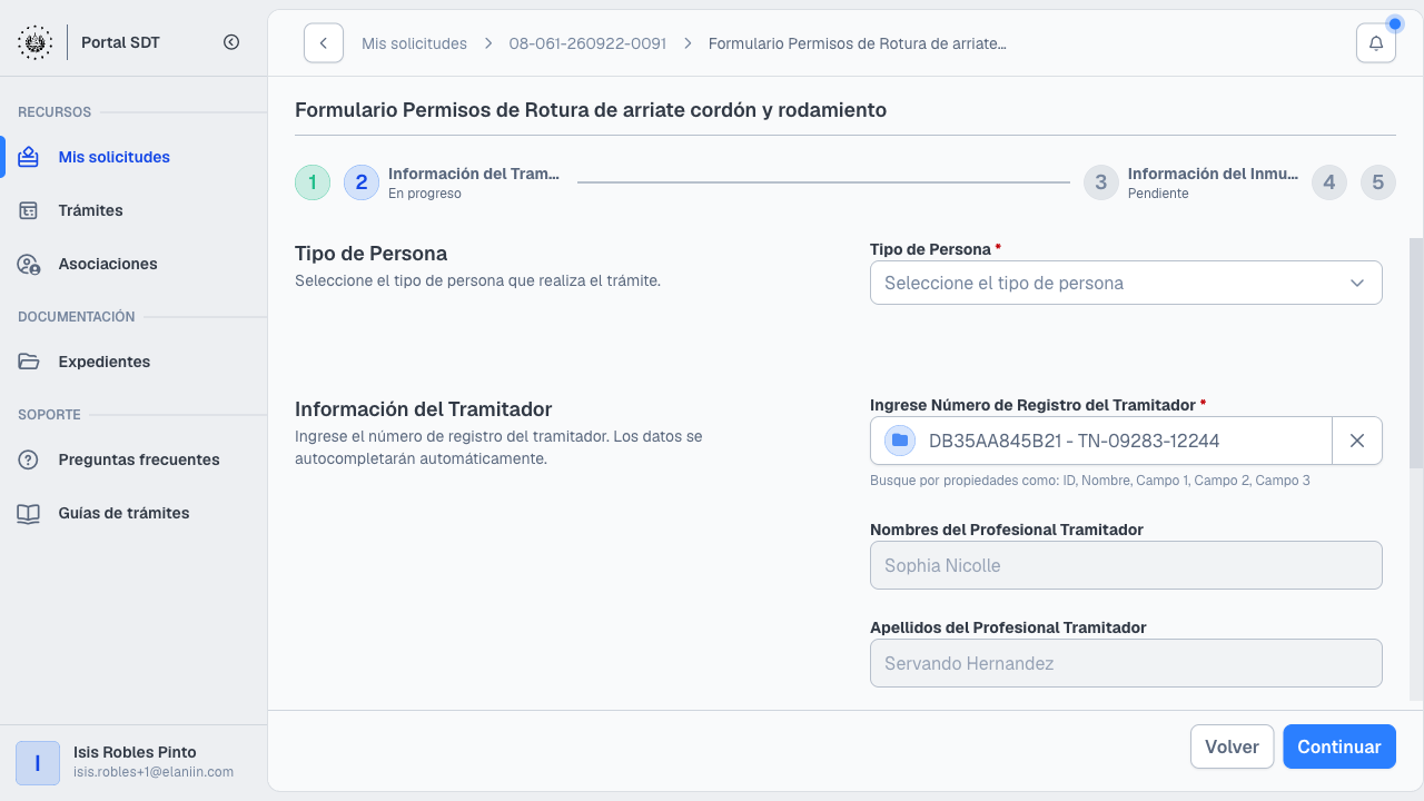 Formulario paso 2 con datos del tramitador autocompletados